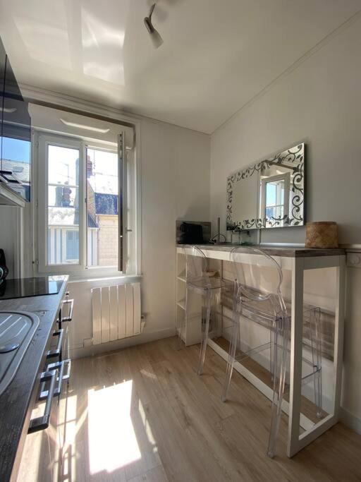 Studio Avec Terrasse A Довиль Экстерьер фото